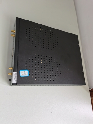 PCIE 40MHz 2954 USRP Yazılım Tanımlı Radyo Aygıtı 1/10 Gigabit Bağlantı Noktası