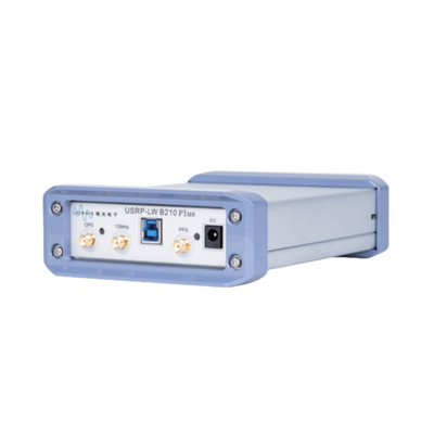 USRP-LW B210 Plus. ArtixTM 7 200T FPGA, 70MHz-6GHz frekans aralığı, 56MHz bant genişliği, 2T2R, USRP SDR